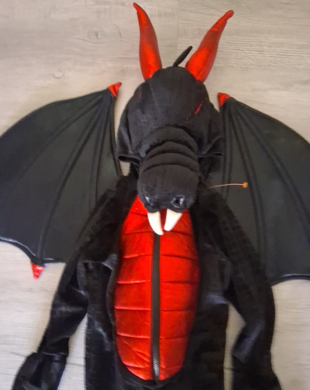 Dream play sz 3T Black dragon costume